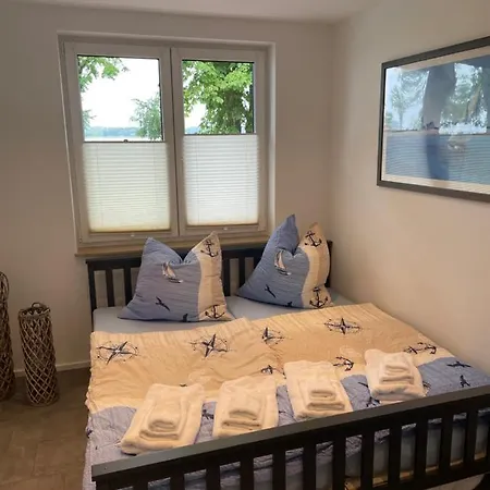 Nora Mit Blick Auf Den Ribnitzer * Ribnitz-Damgarten